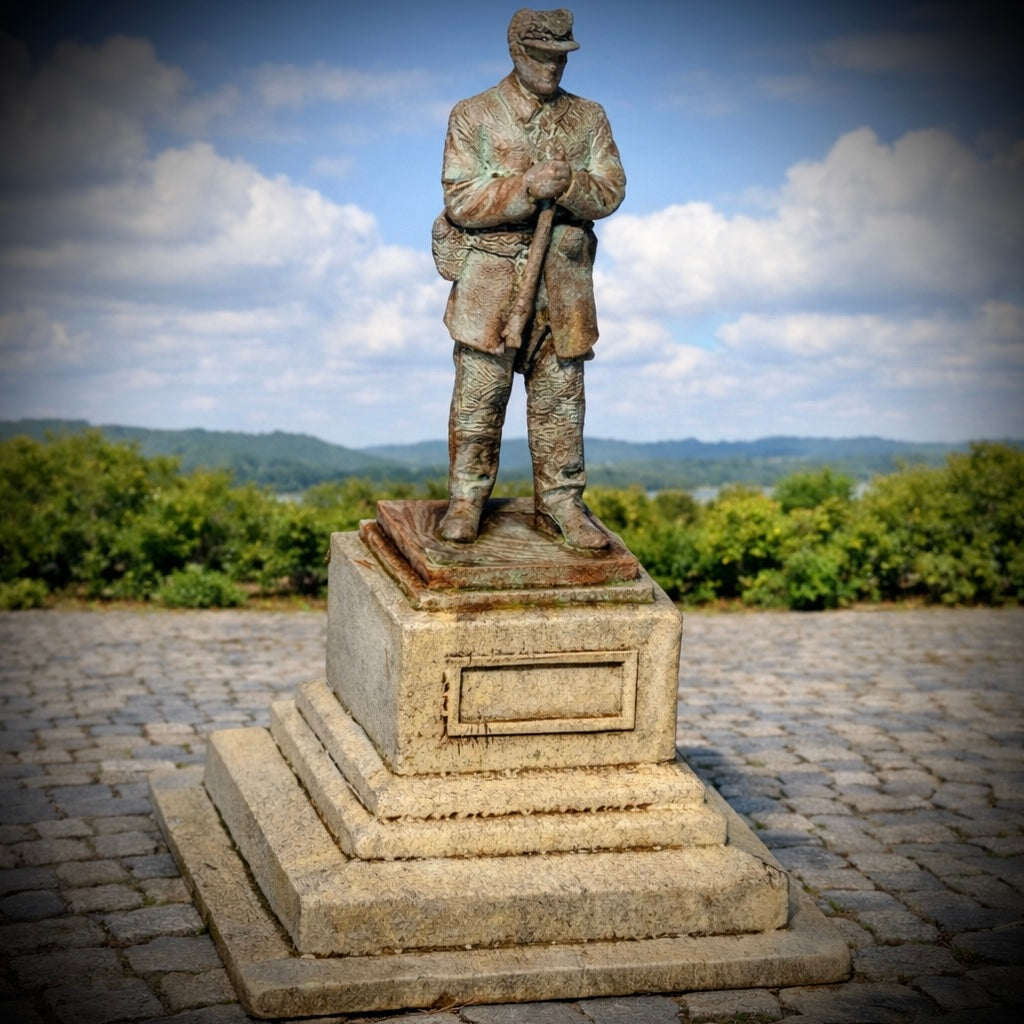 Civil War Memorial - HO Scale Detail