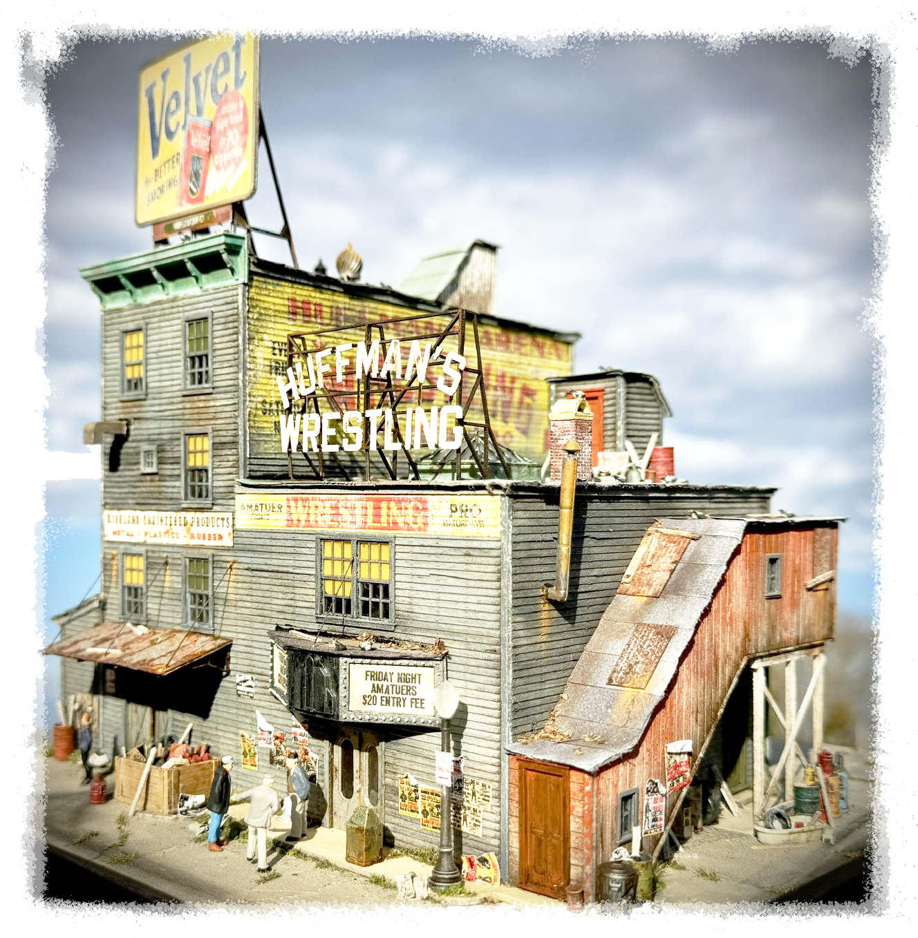 Huffman's Wrestling - HO Scale Kit
