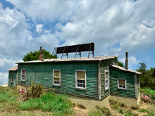 Load image into Gallery viewer, Varick Fast Freight - HO Scale Kit