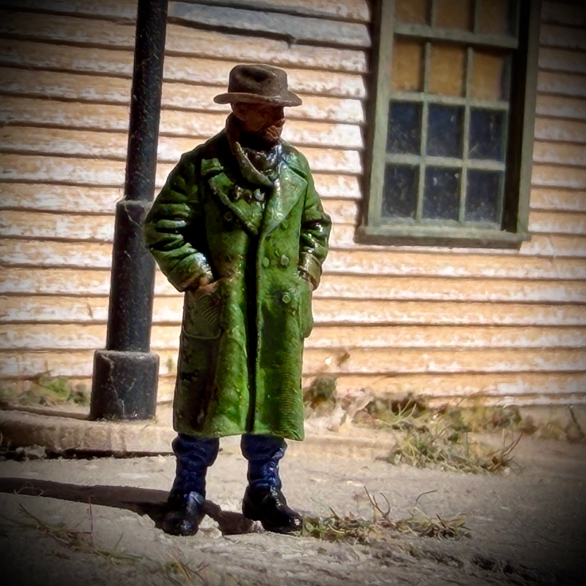 THE LONG COAT - HO Scale Figure