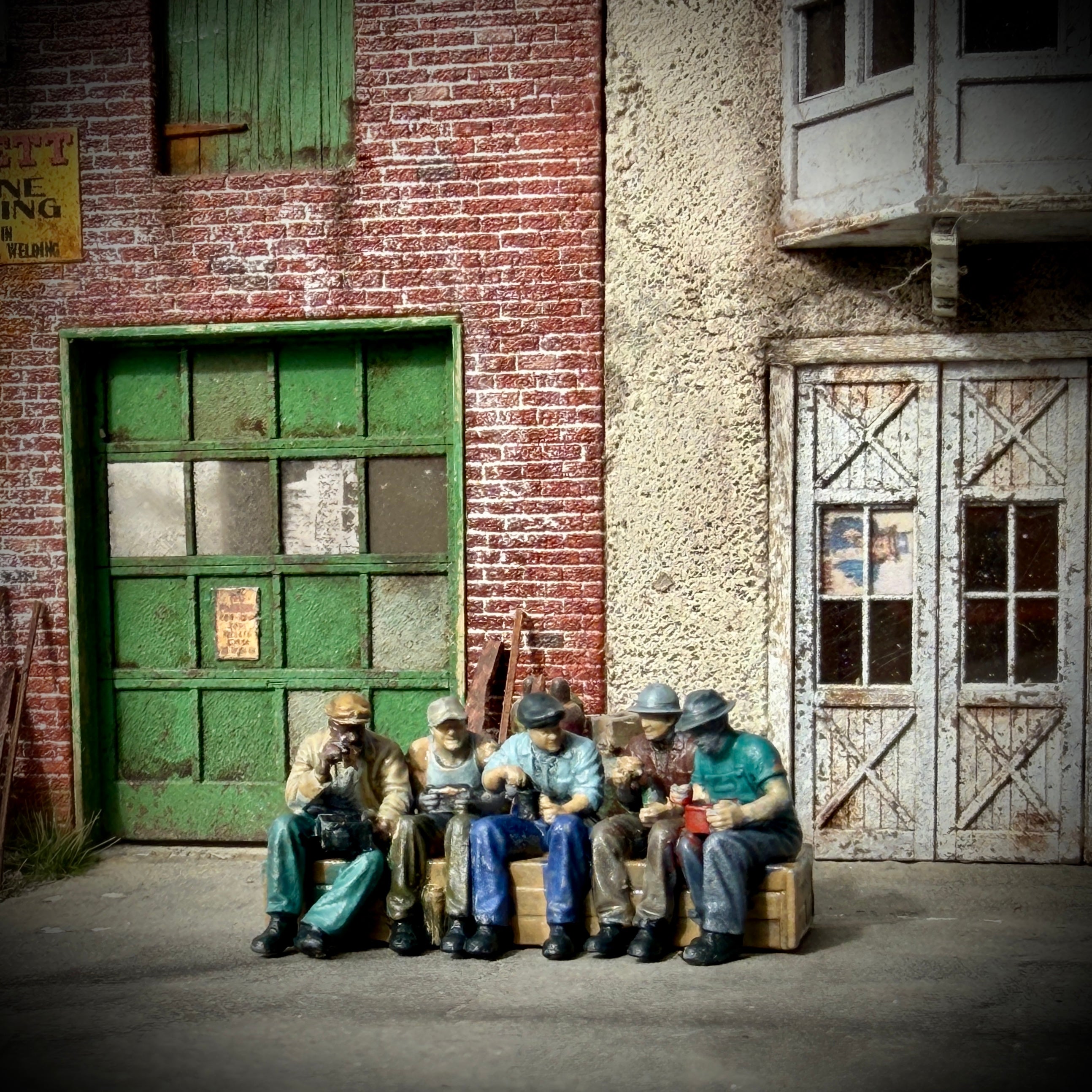 Lunch for Five - HO Scale Figure