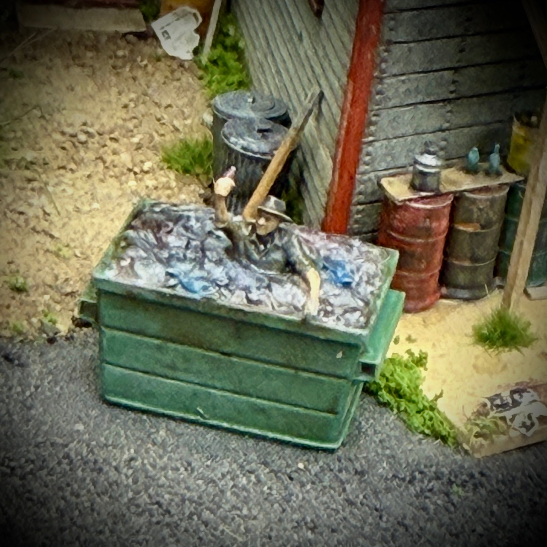 Dumpster Diver - HO Scale Figure