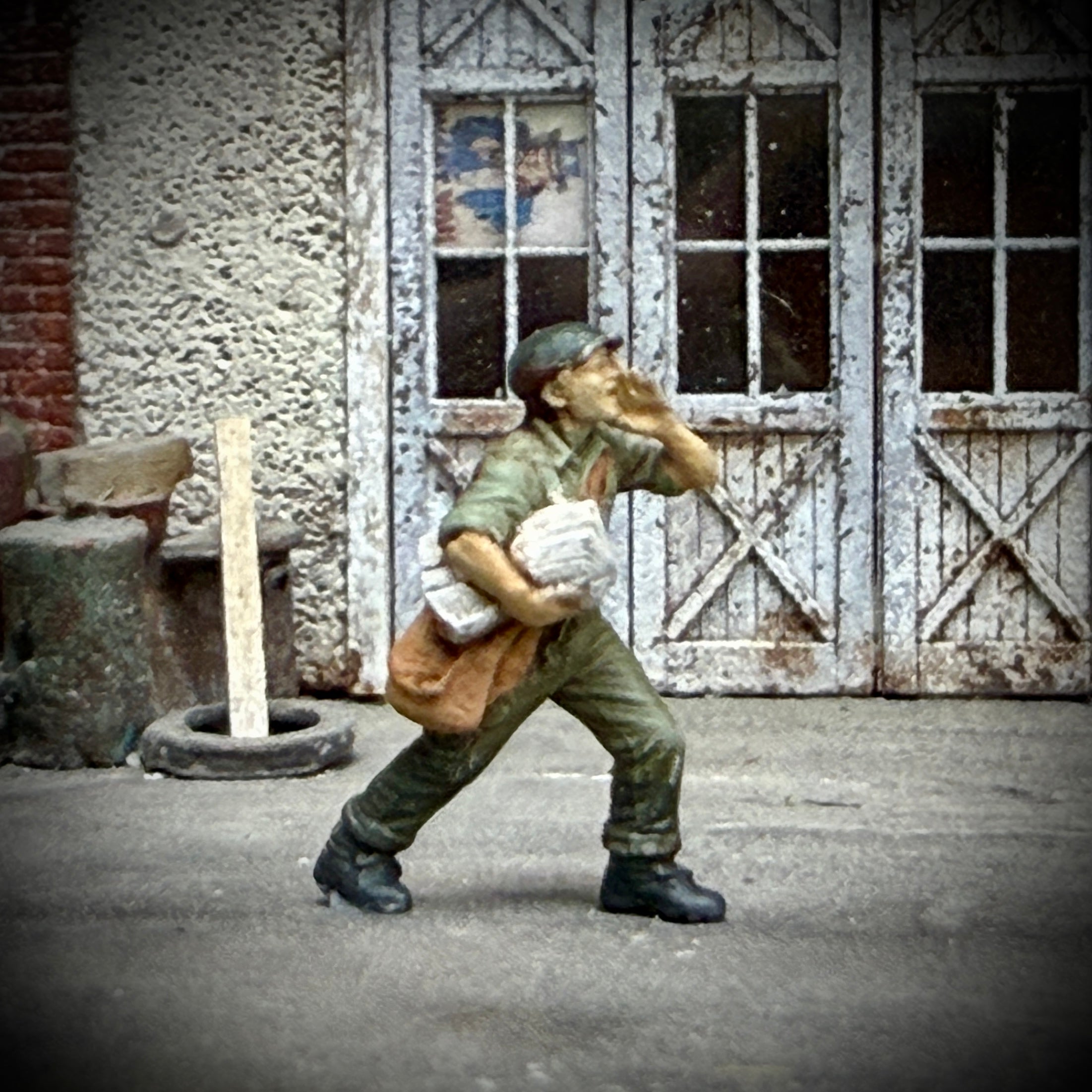 News of the World - HO Scale Figure
