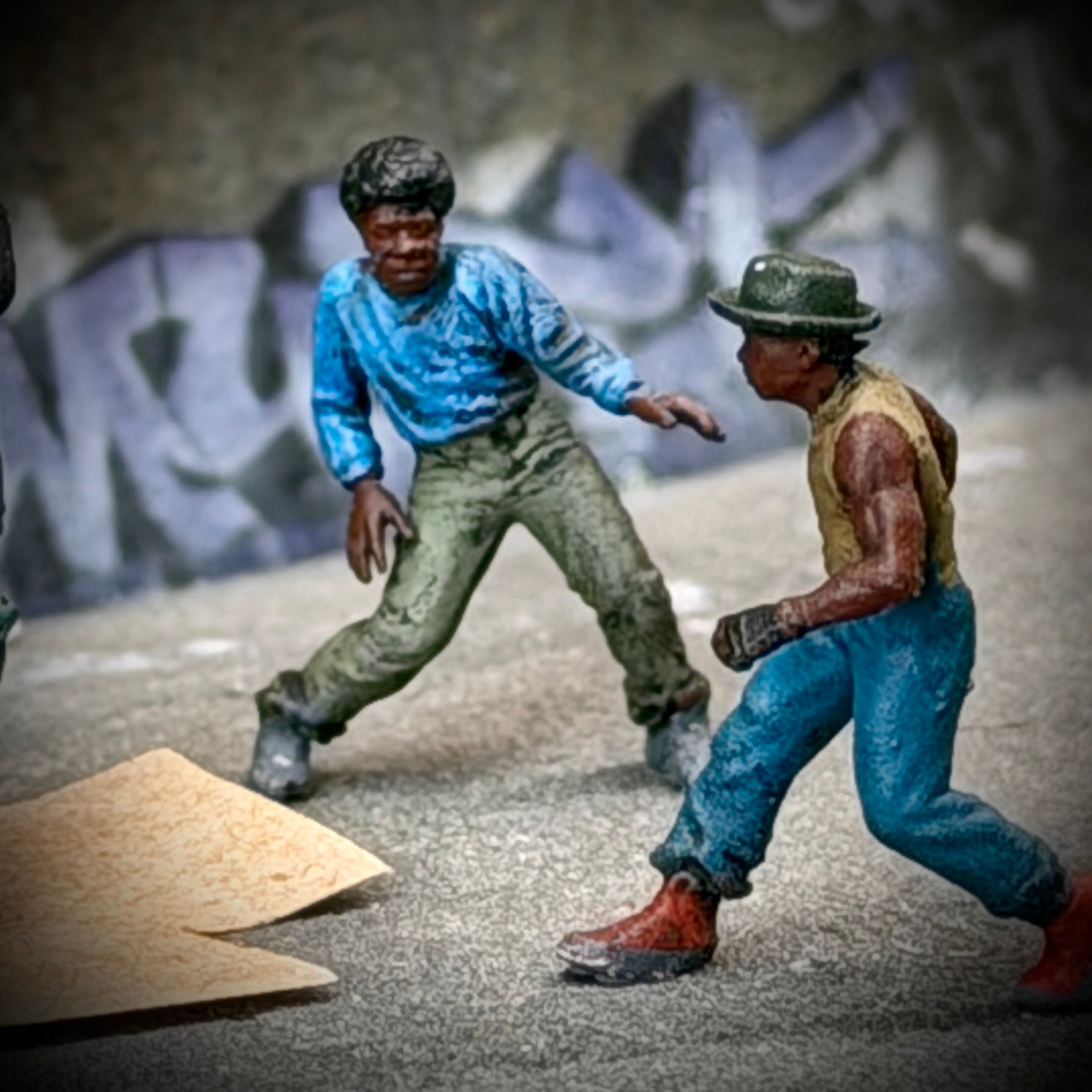 Cardboard Breakdown - HO Scale Figures Set of 4