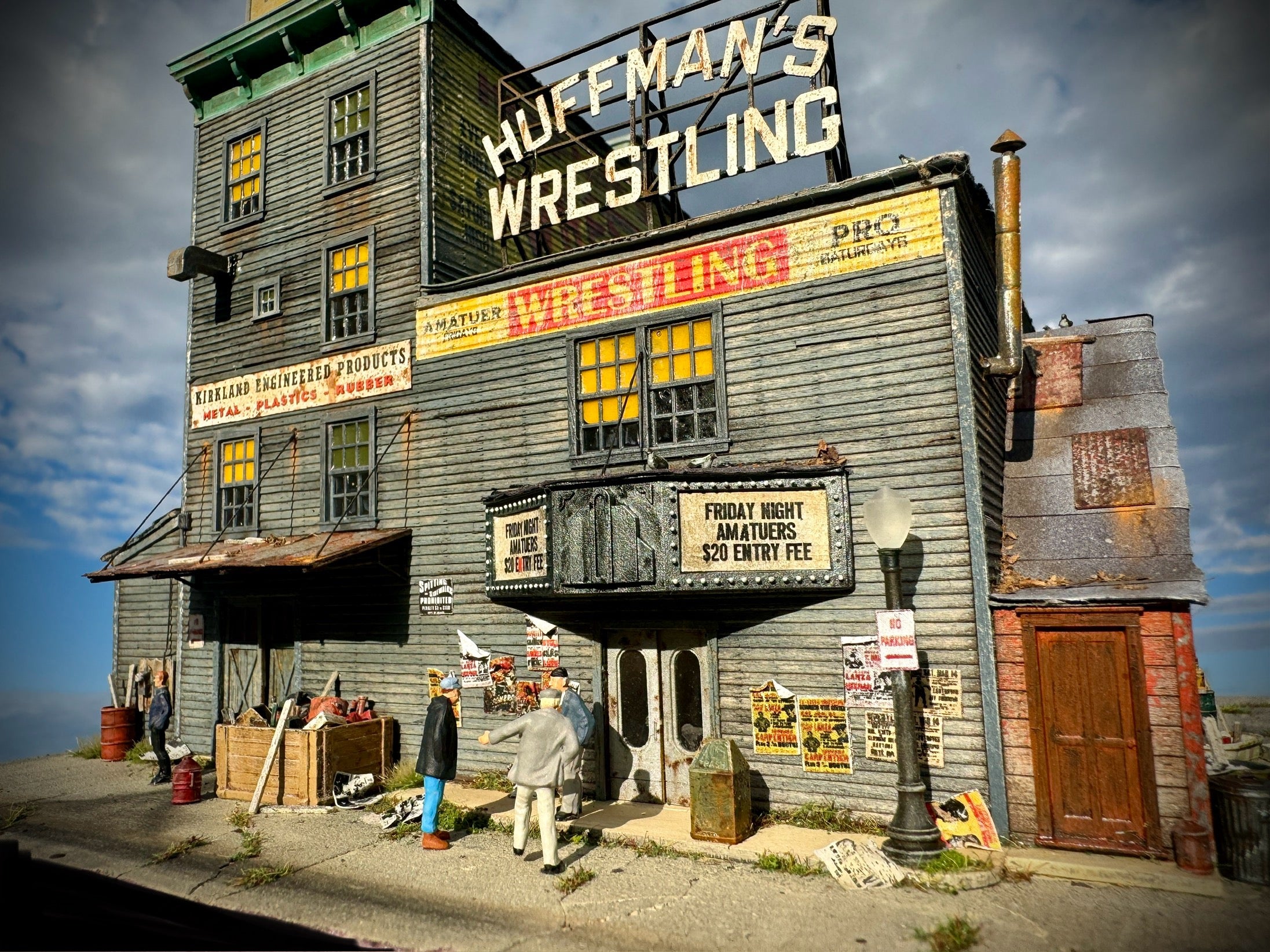 Huffman's Wrestling - HO Scale Kit