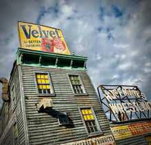 Load image into Gallery viewer, Huffman's Wrestling - HO Scale Kit