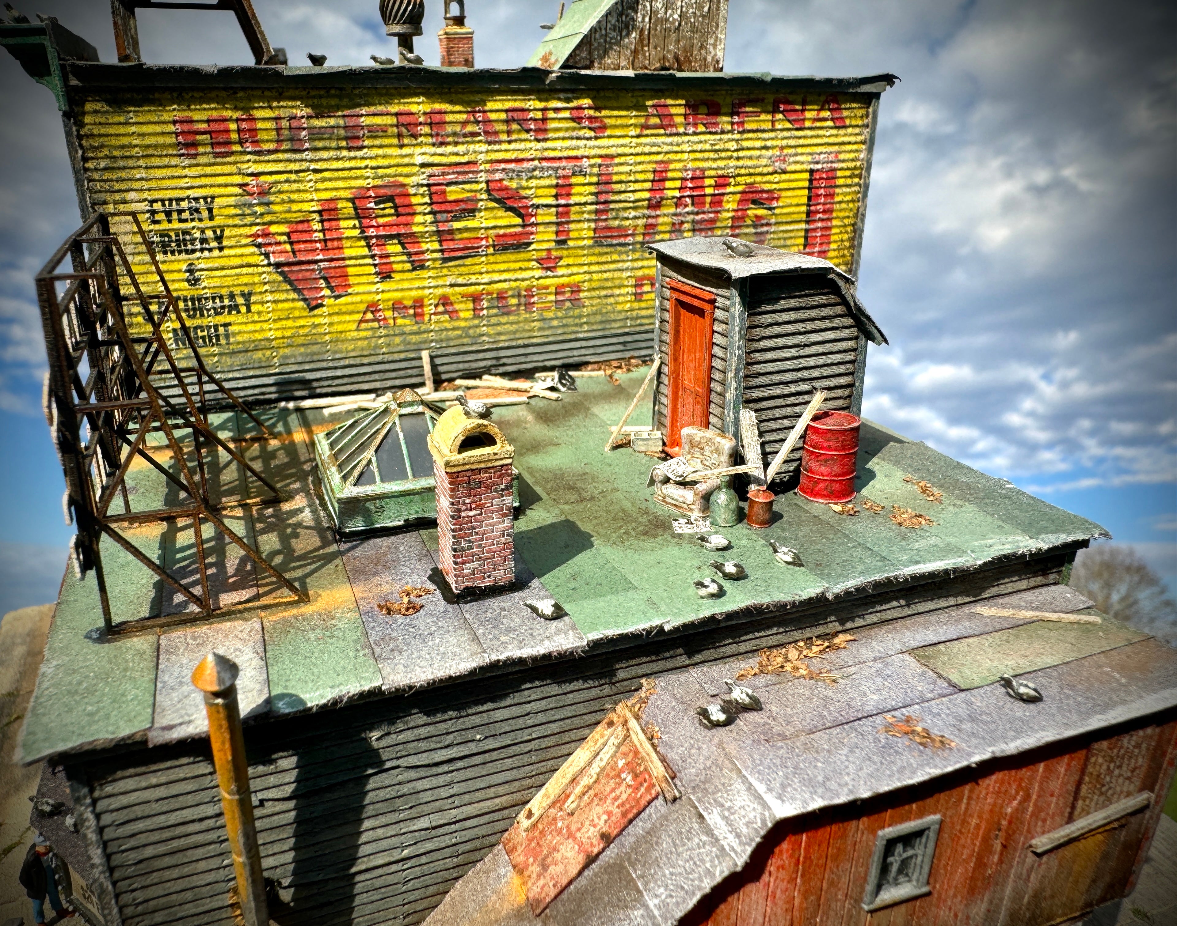 Huffman's Wrestling - HO Scale Kit