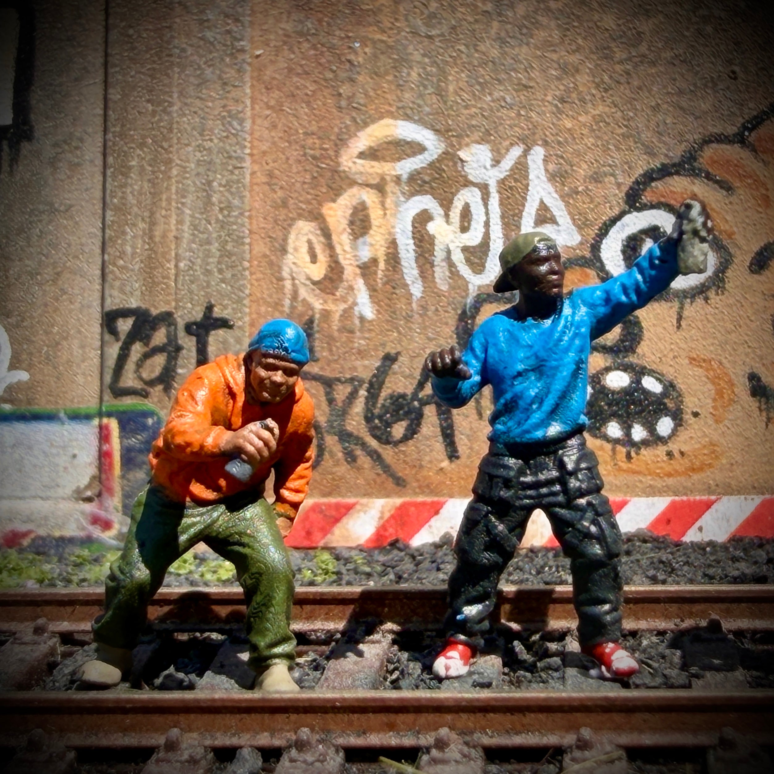 Graffiti Artists 5 Figure Set (HO Scale) — Artists or Vandals?