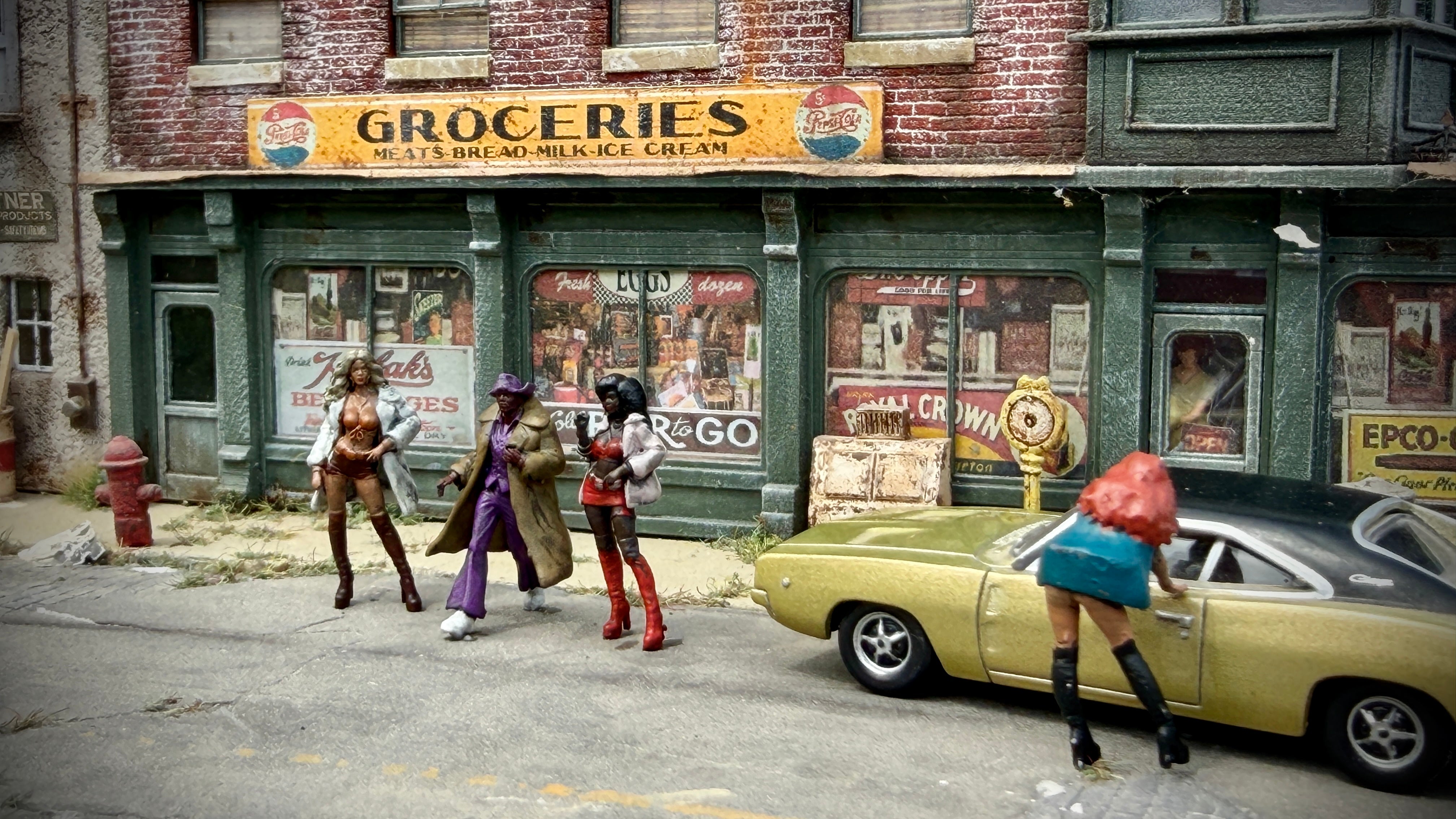 Corner Business - 4 HO Scale Figures