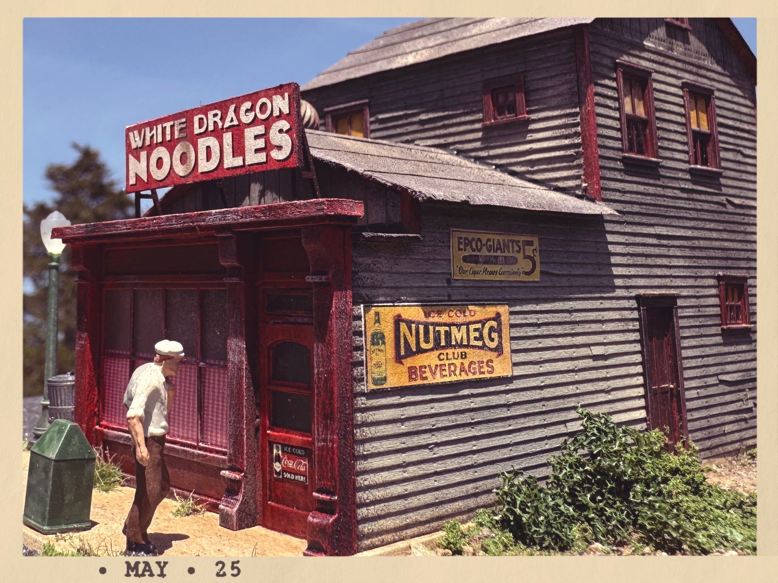 Noodle Bar & Massage Parlor - HO Scale Kit