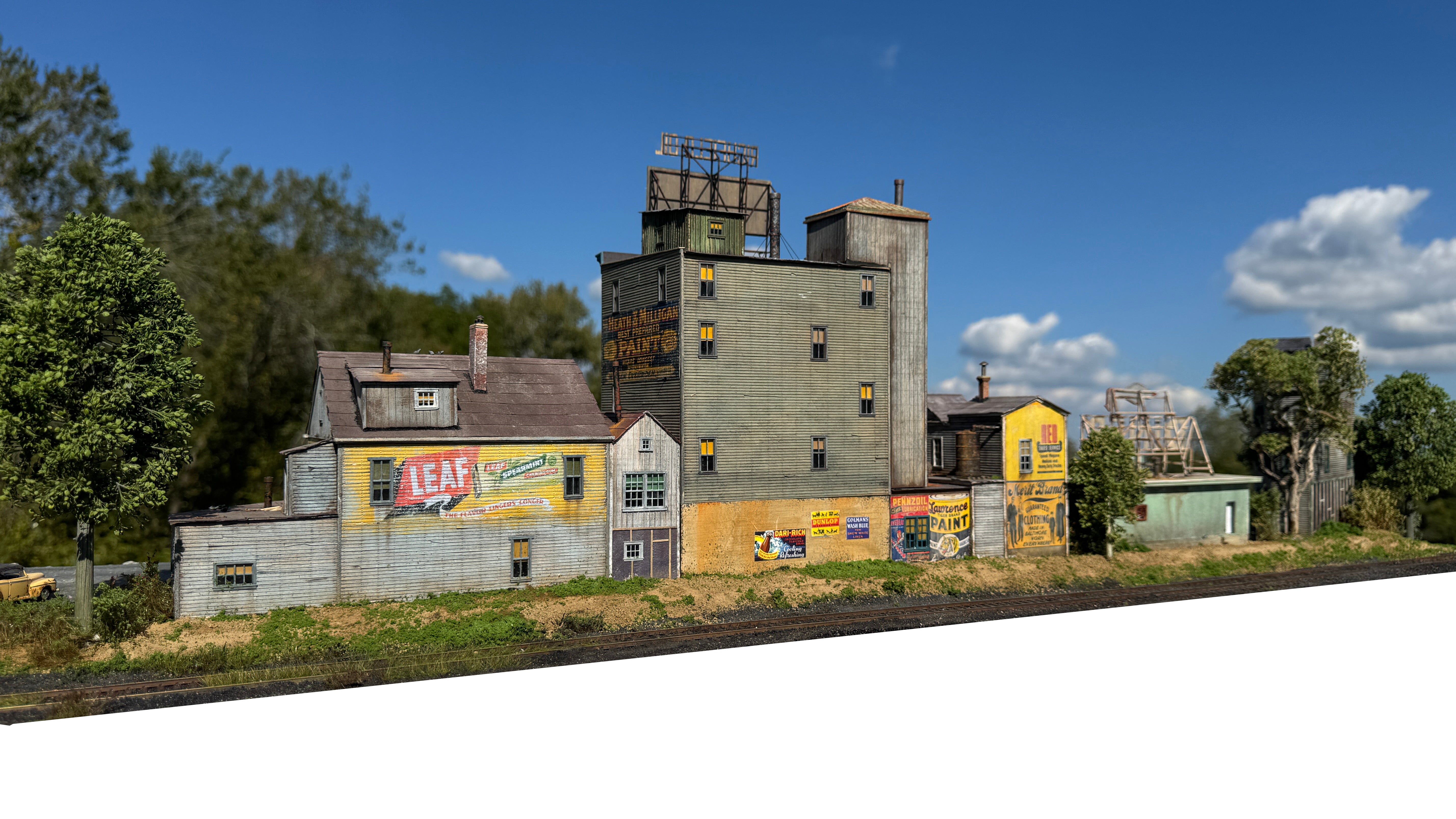Railroad Avenue HO Scale Limited Run Kit - U.S.A. ONLY