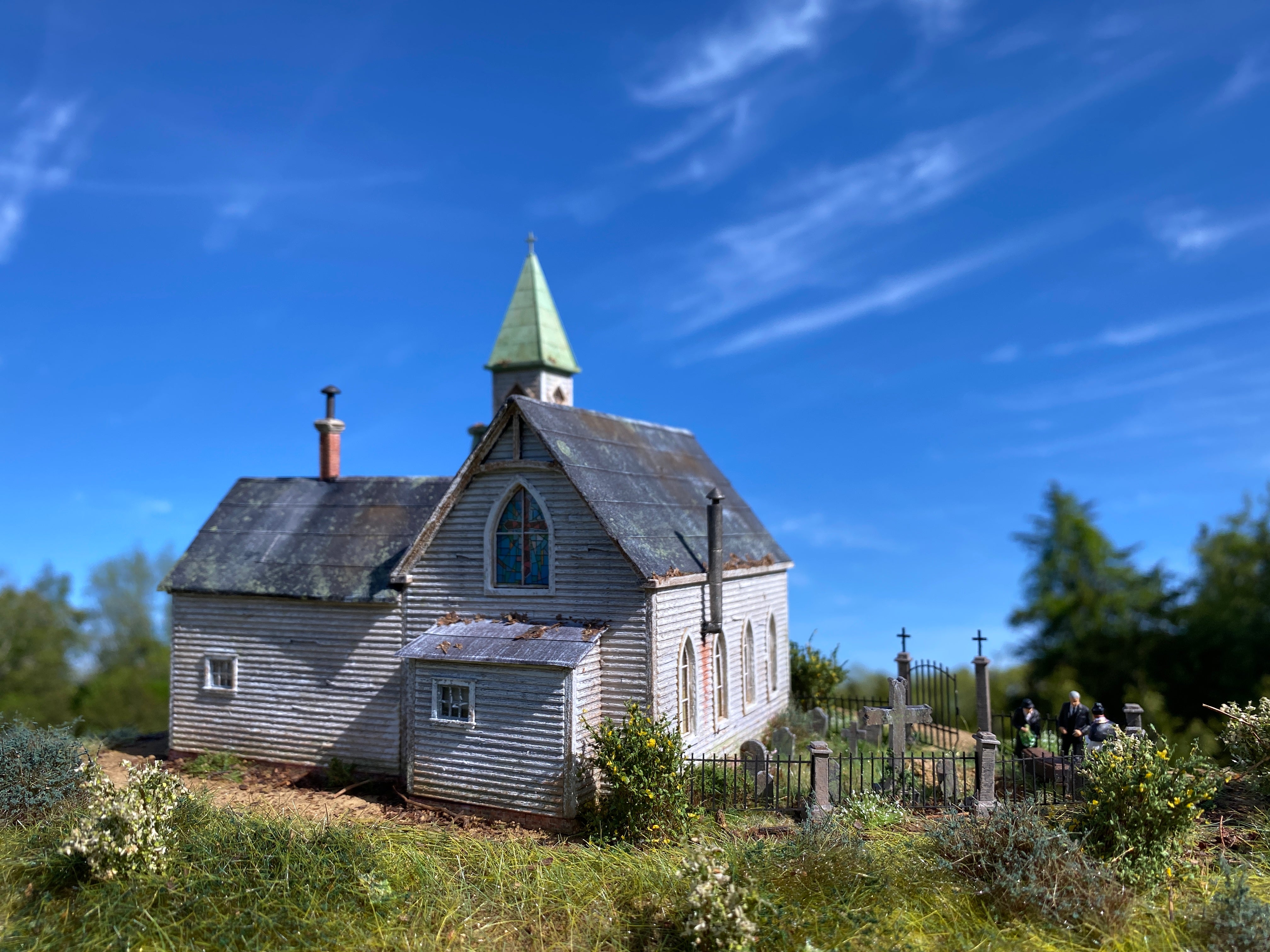 River Bend Chapel / Church & Cemetery - HO Scale Kit