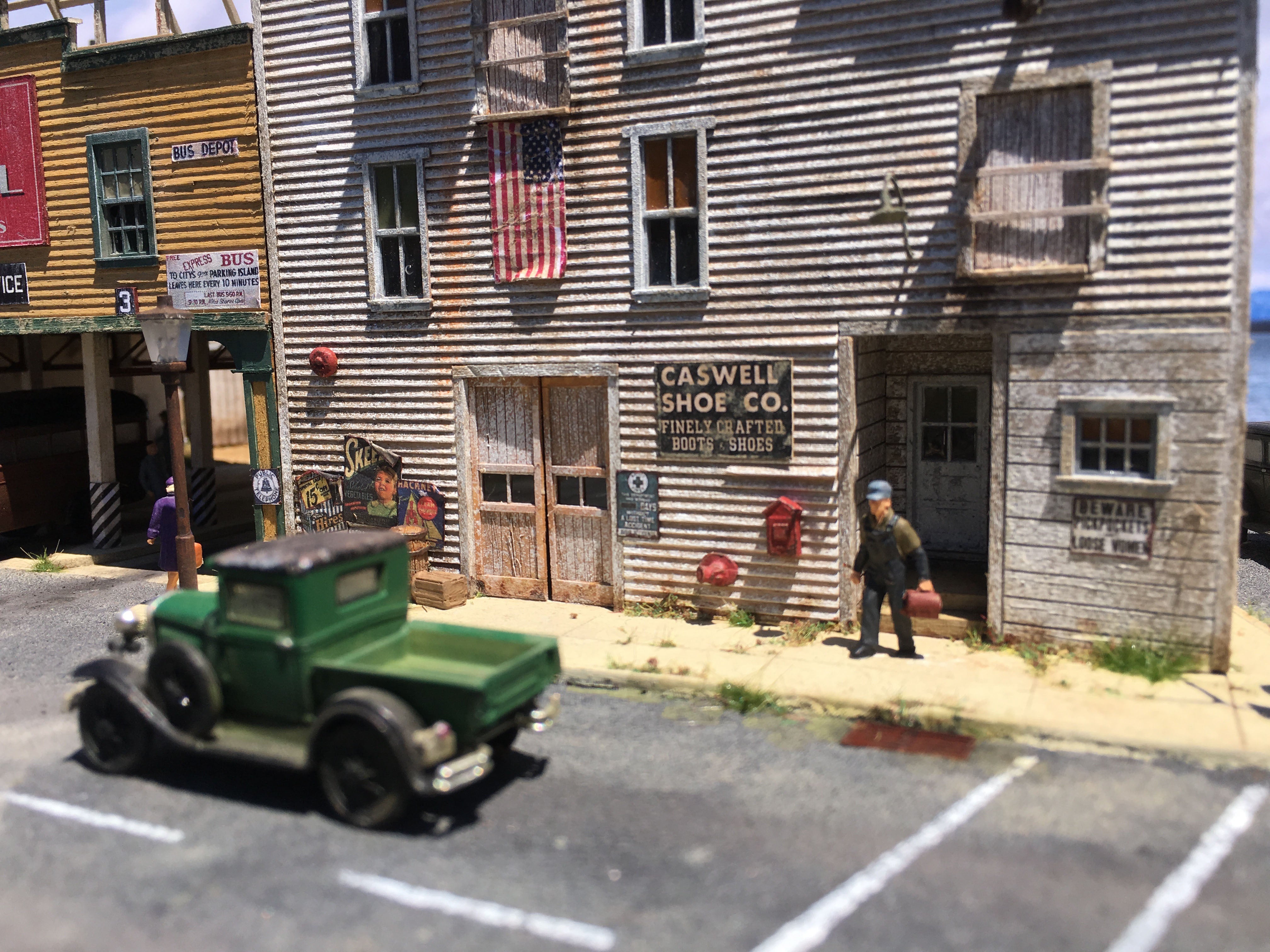Sidewalk Assortment Set - HO Scale