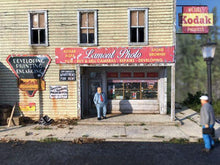 Load image into Gallery viewer, Lamont Photo & Film - HO Scale Kit
