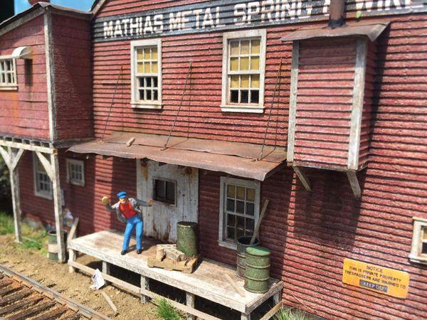 Mathias Spring & Wire Co. - HO Scale Background Kit