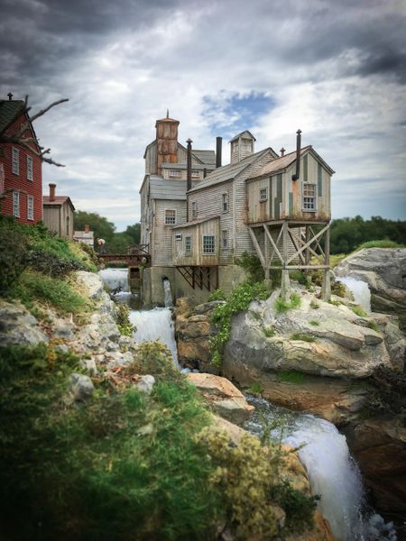Rust Rock Falls - HO Scale Limited Run Kit