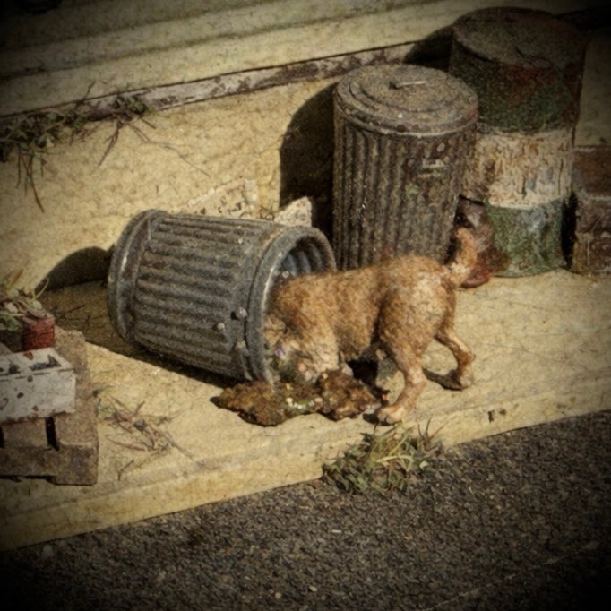 Treasure Can - HO Scale Figure
