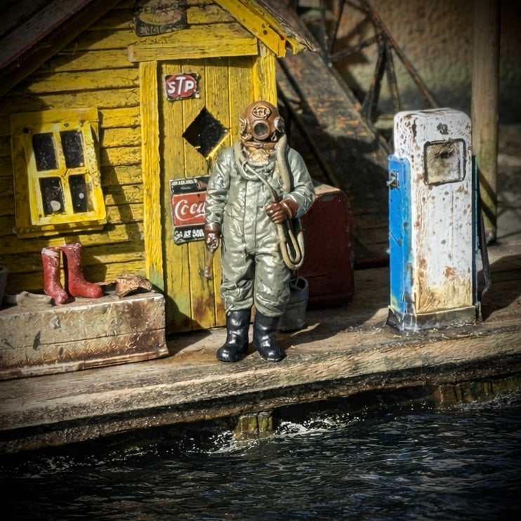 Pile Inspector / Diver - HO Scale Figure