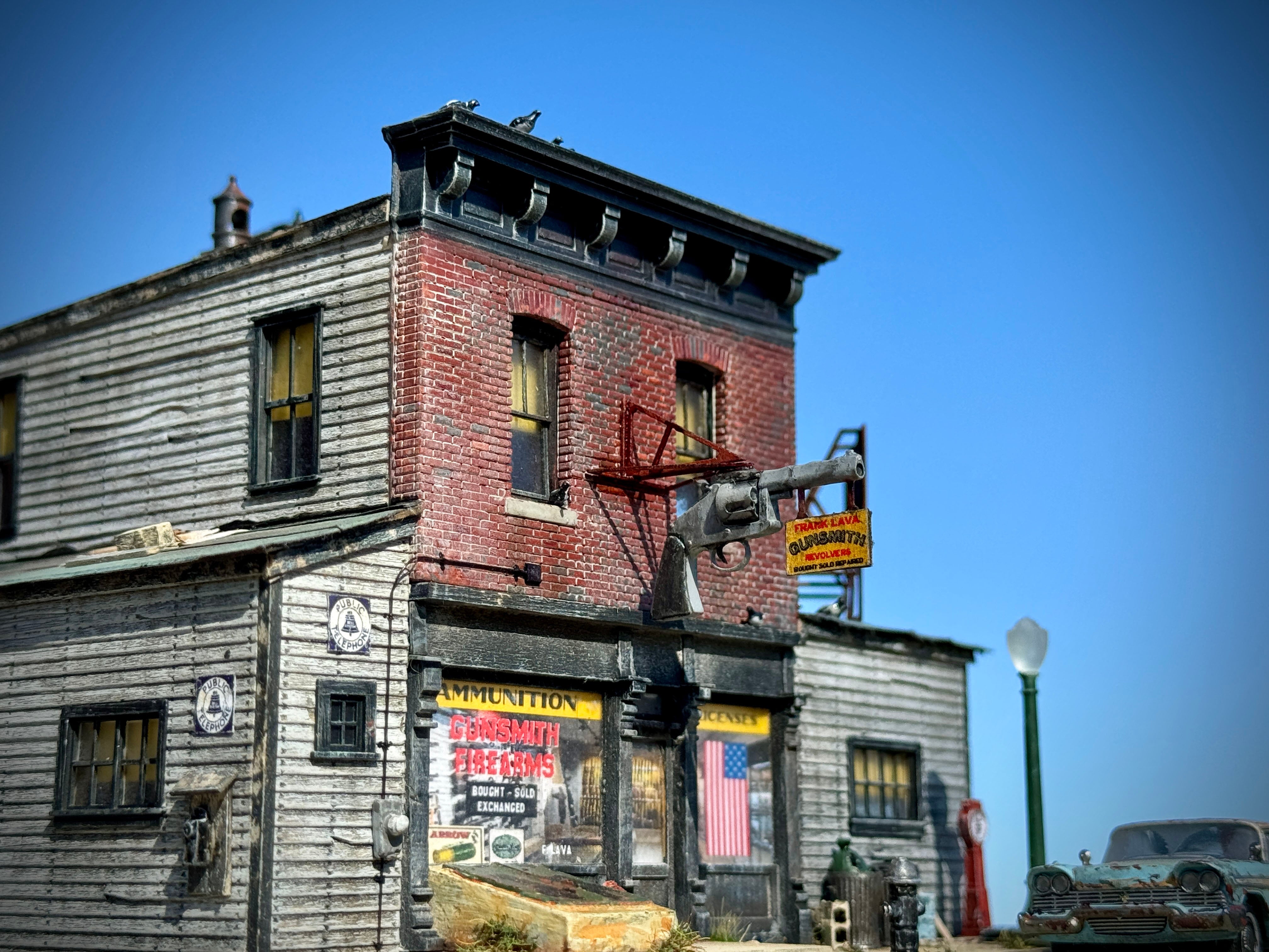 Frank Lava Gunsmith - HO  Scale Kit