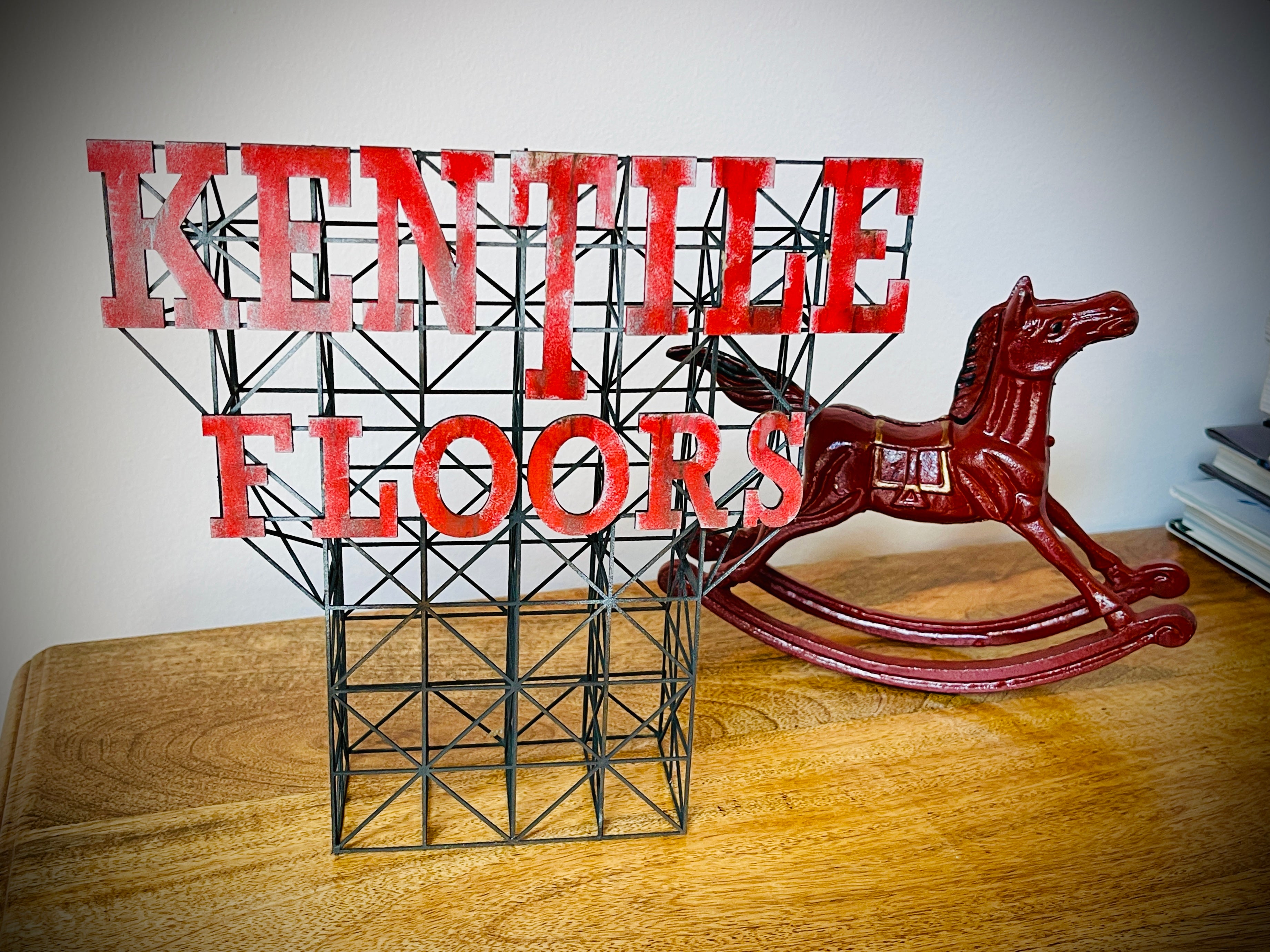 KENTILE FLOORS ROOFTOP  SIGN / FRAME - HO / O / N  Scale Kit