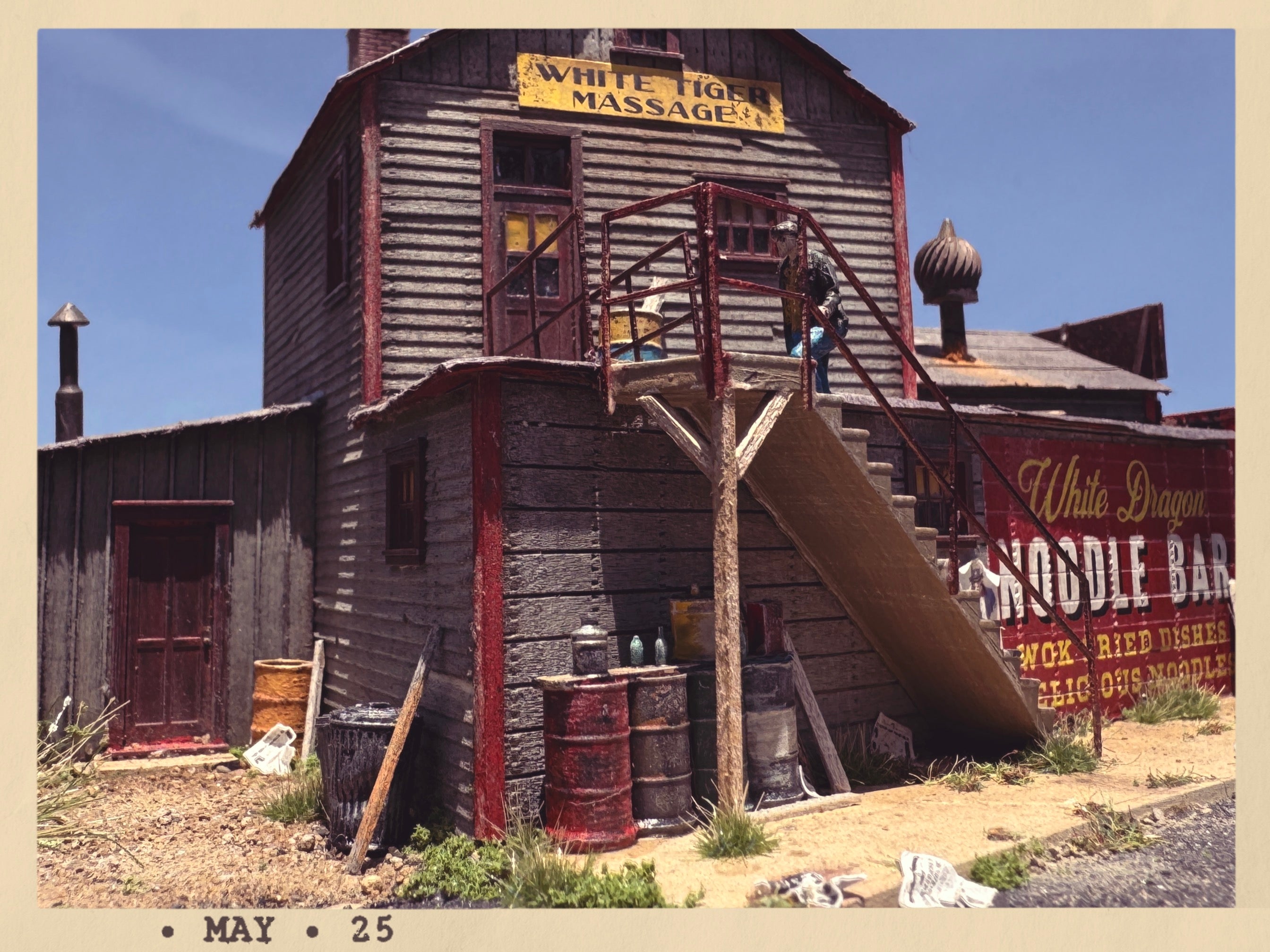 Noodle Bar &  Massage Parlor - HO  Scale Kit