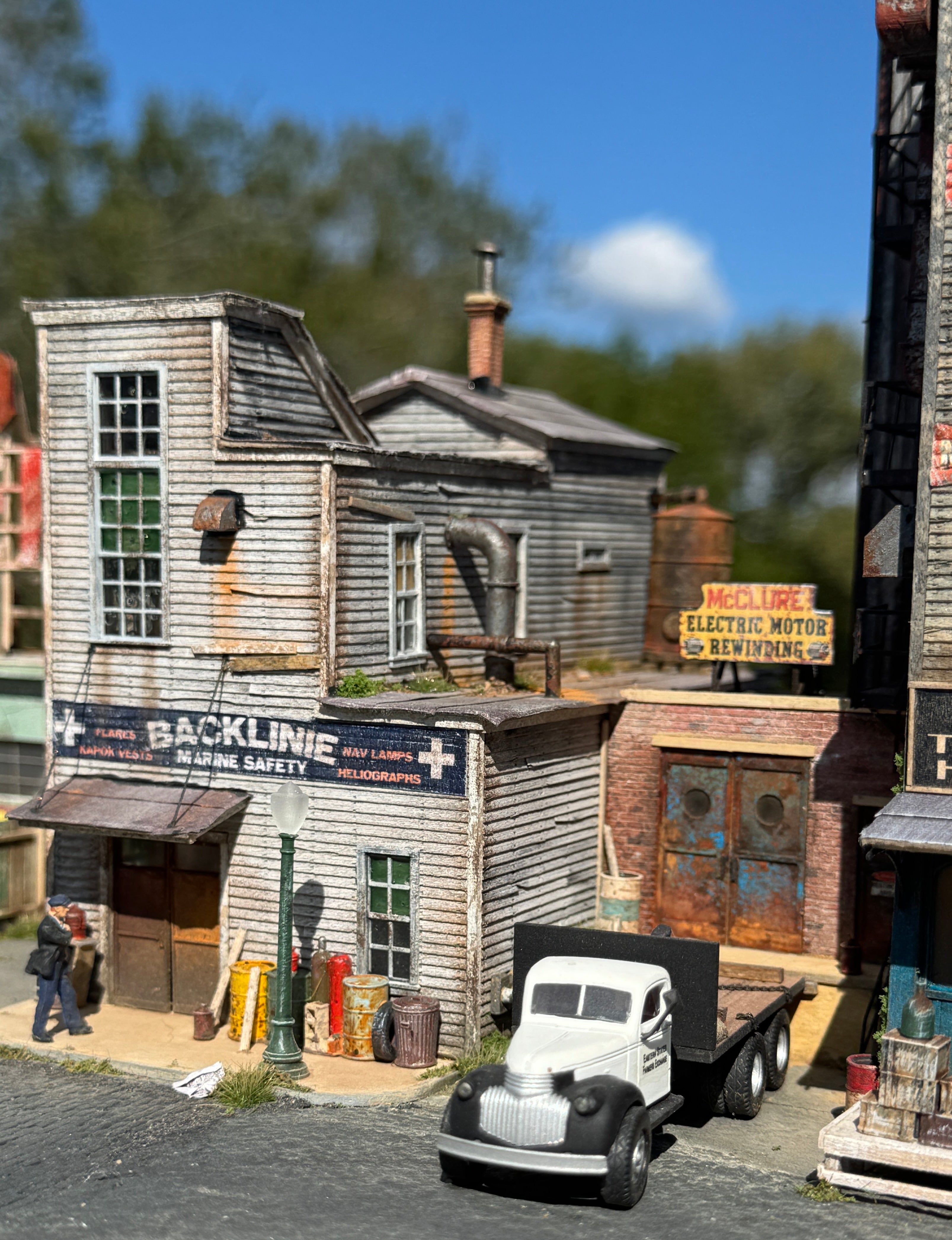 Railroad Avenue HO Scale Limited Run Kit - U.S.A. ONLY