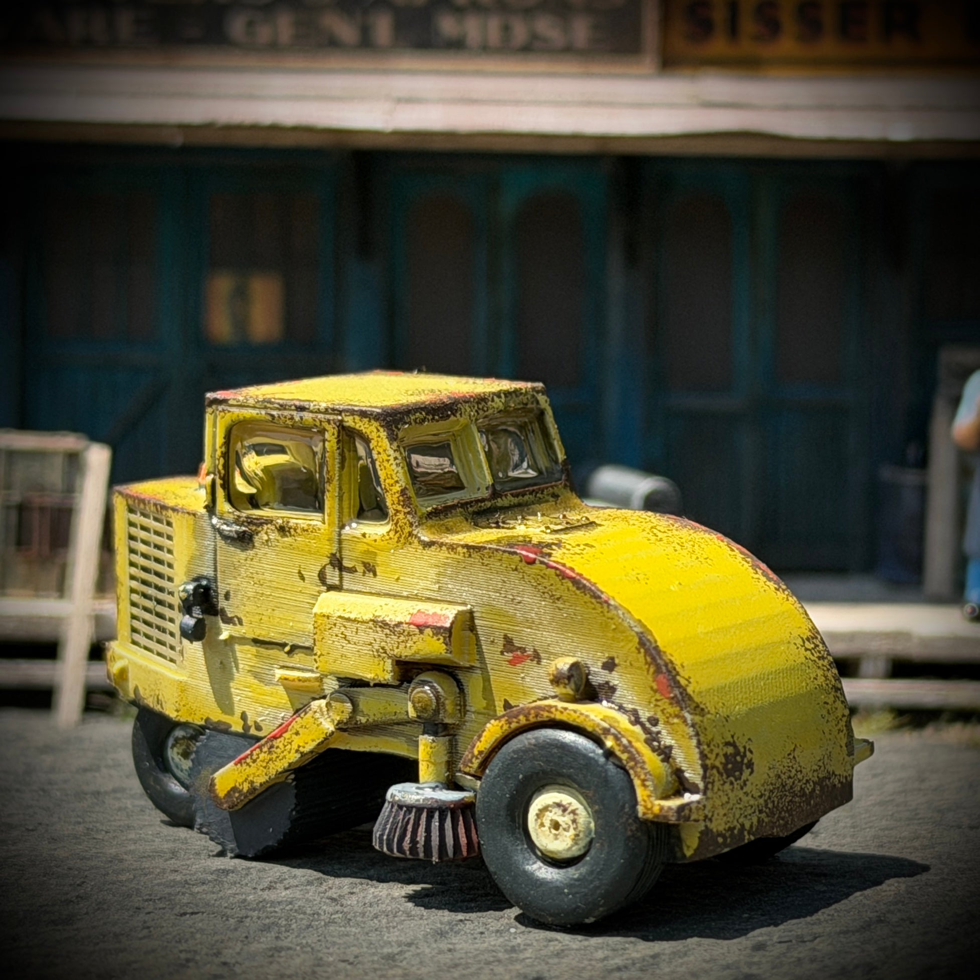Vintage Street Sweeper Vehicle  - HO Scale
