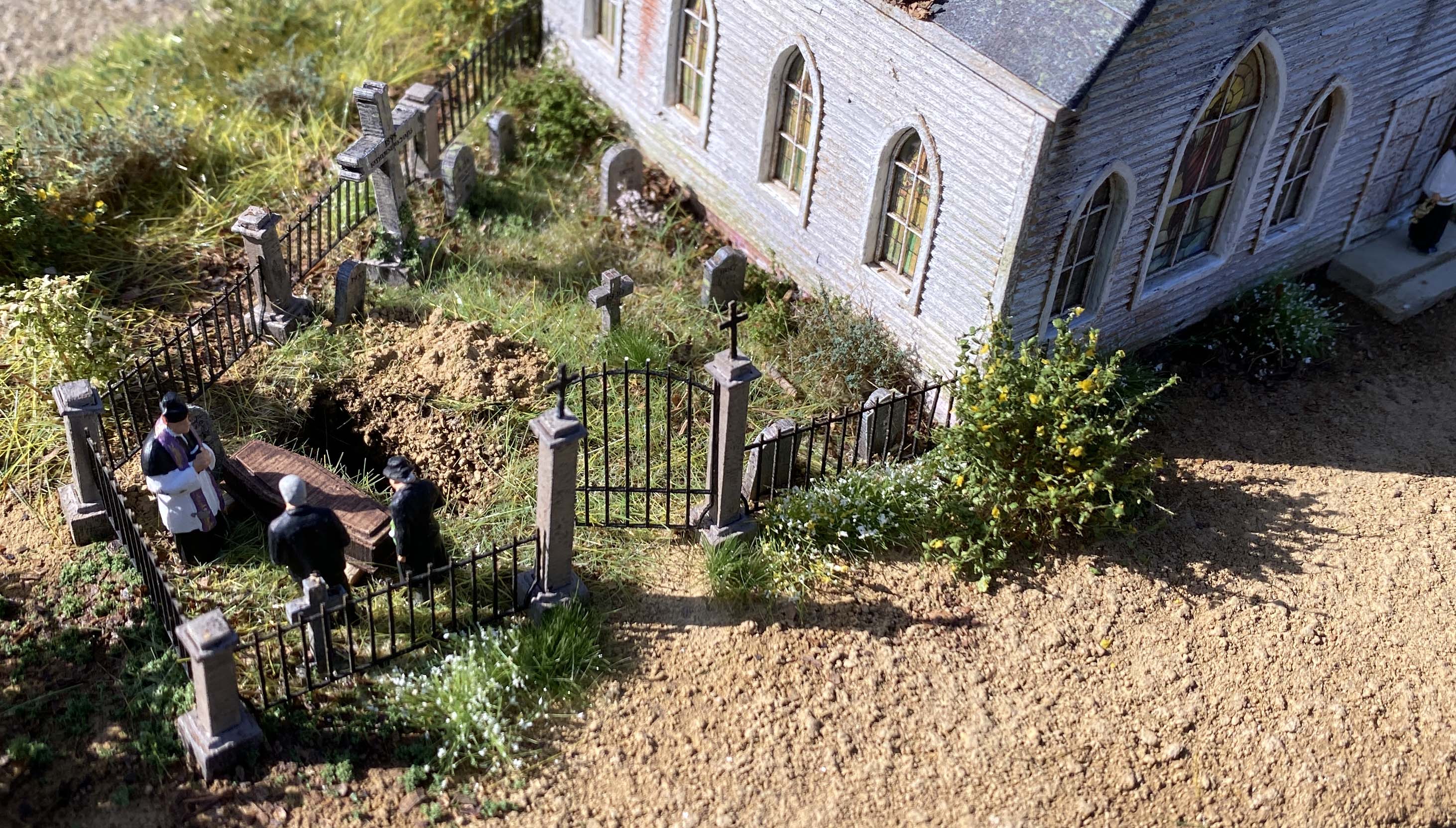 River Bend Chapel / Church & Cemetery - HO Scale Kit
