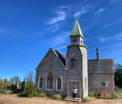 River Bend Chapel / Church & Cemetery - HO Scale Kit