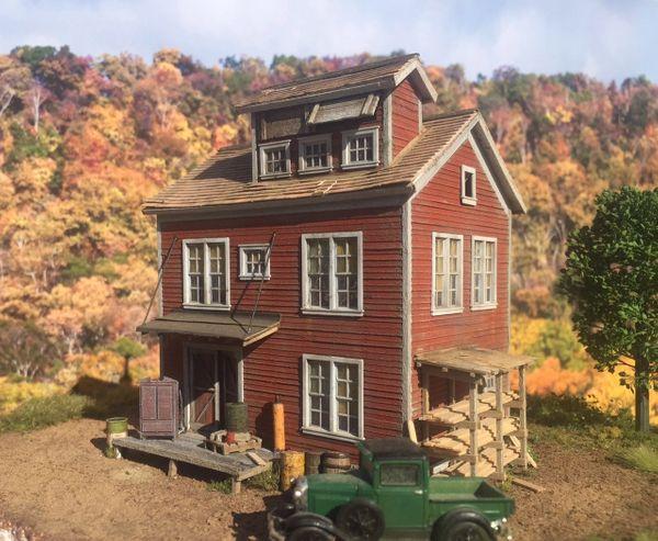 G-SCALE SMALL retailer COTTAGE HOUSE WOODEN BUILDING