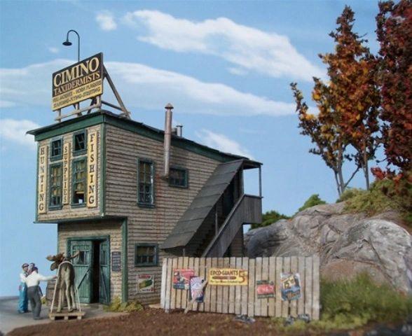 Cimino Taxidermy - HO Scale Kit