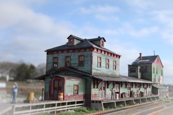 R.E.A. Freight House - HO Scale Kit
