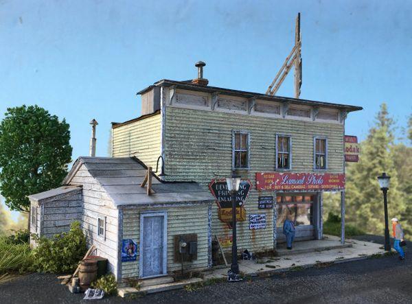 Lamont Photo & Film - HO Scale Kit