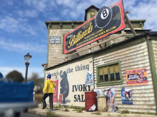 Shakey's Pool Hall - HO Scale Kit