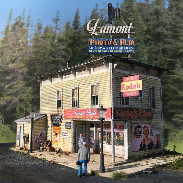Lamont Photo & Film - HO Scale Kit