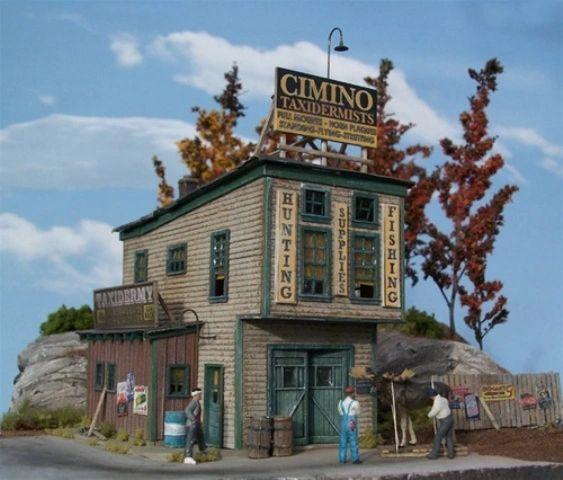 Cimino Taxidermy - HO Scale Kit